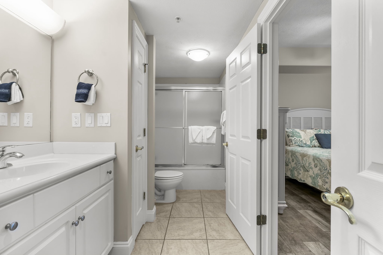 13-web-or-mls-5004 Thomas Dr 2303-10
