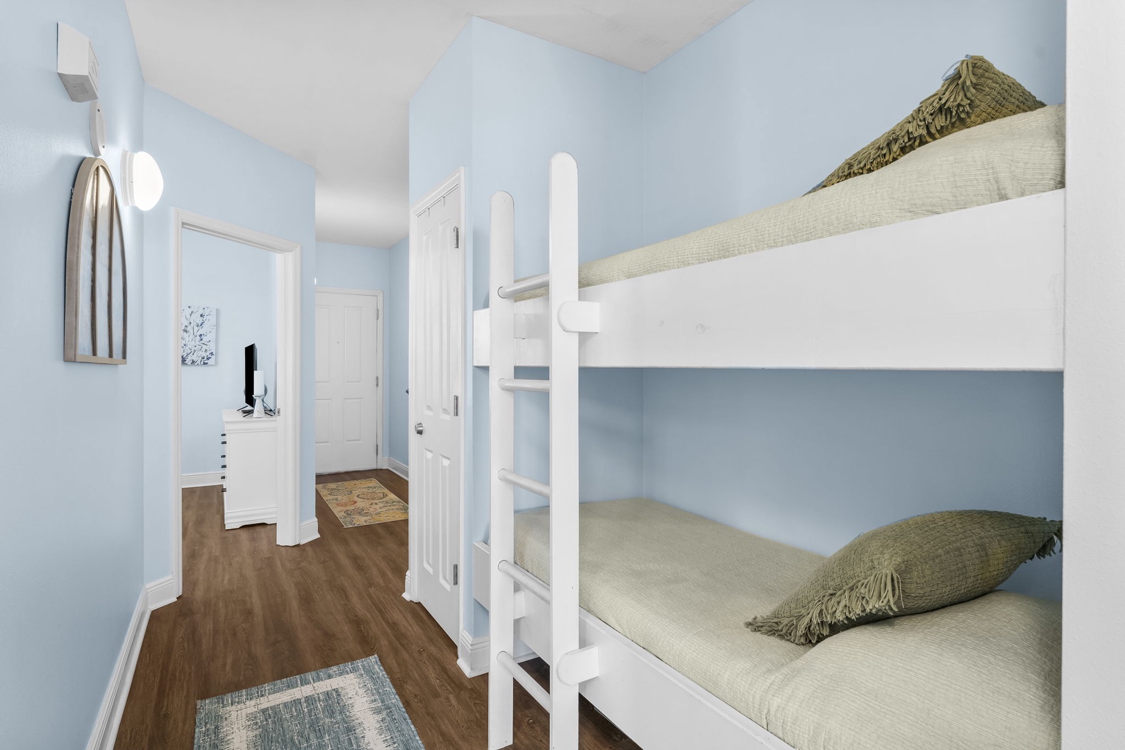 17-web-or-mls-17757 Front Beach Rd 606-1