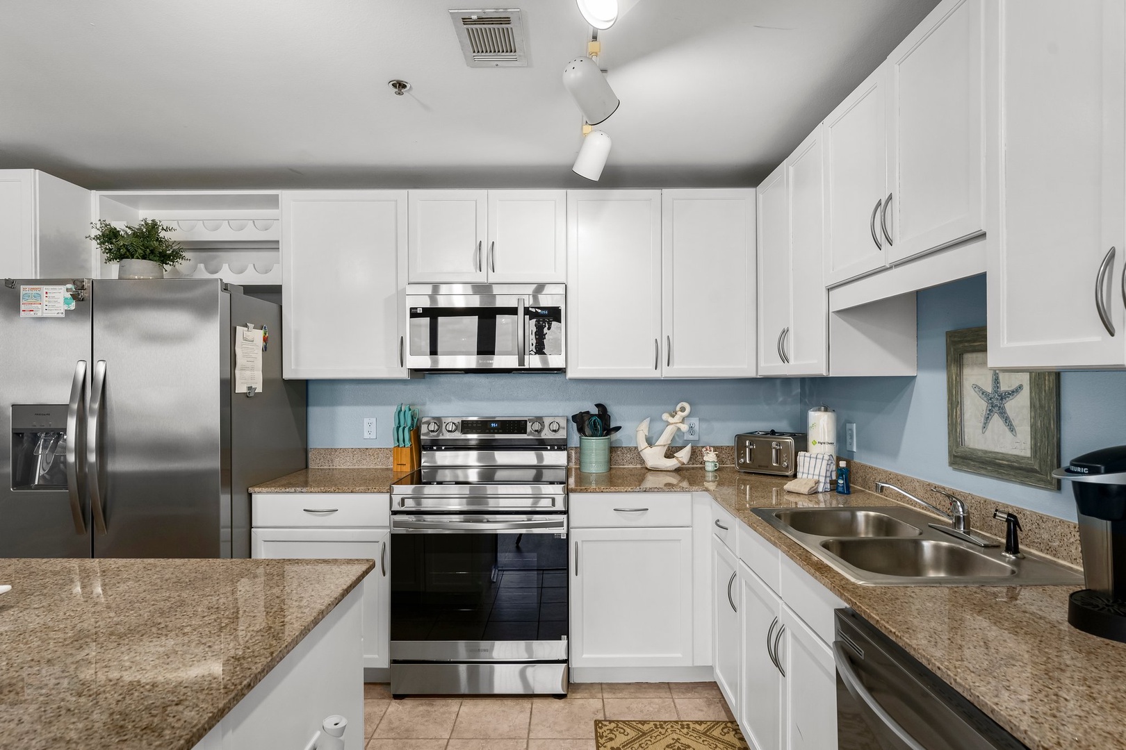 19-web-or-mls-9902 S Thomas Dr 1305-11