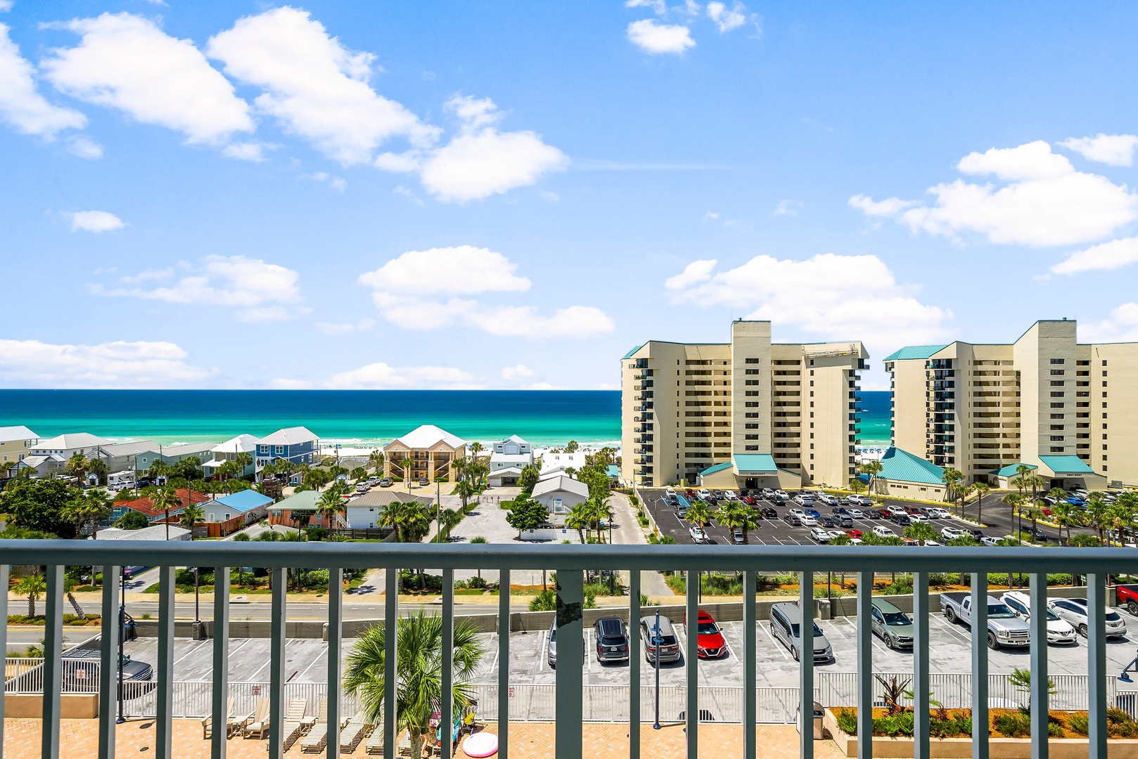 24-web-or-mls-9902 S Thomas Dr 703-20