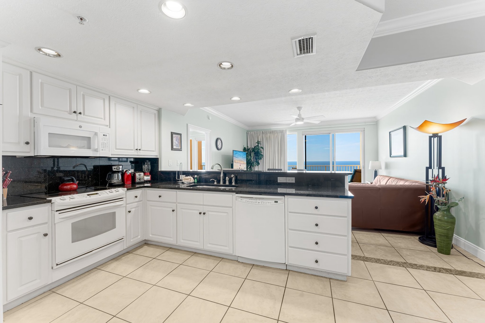 11-5004 Thomas Dr 1102-14