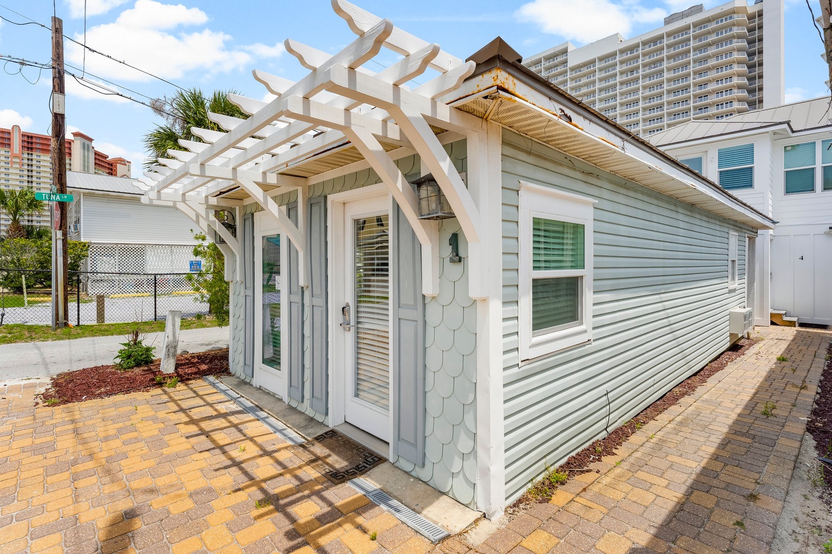 2-web-or-mls-9815 Beach Blvd 1-17