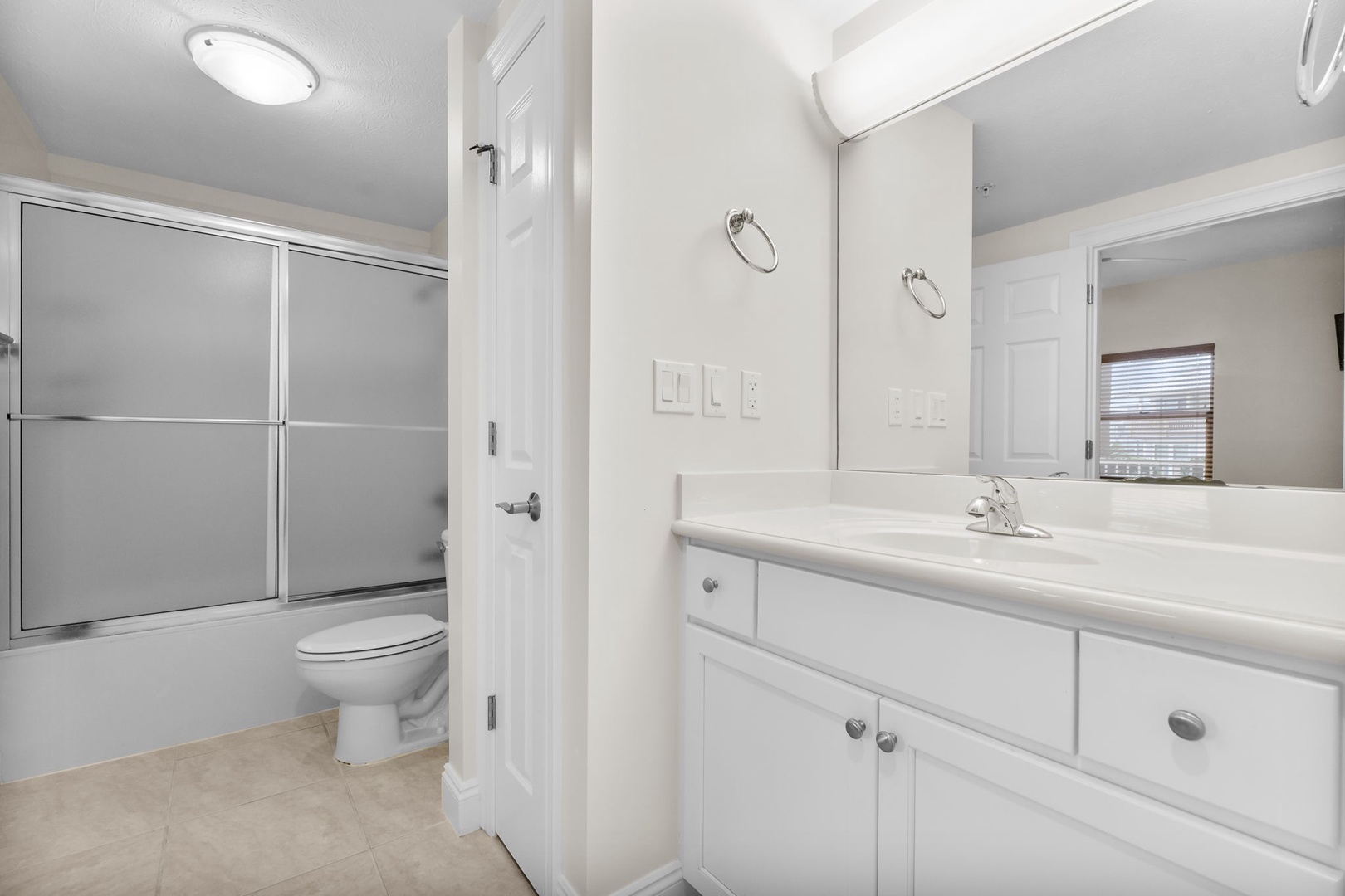 29-web-or-mls-5004 Thomas Dr 102-5