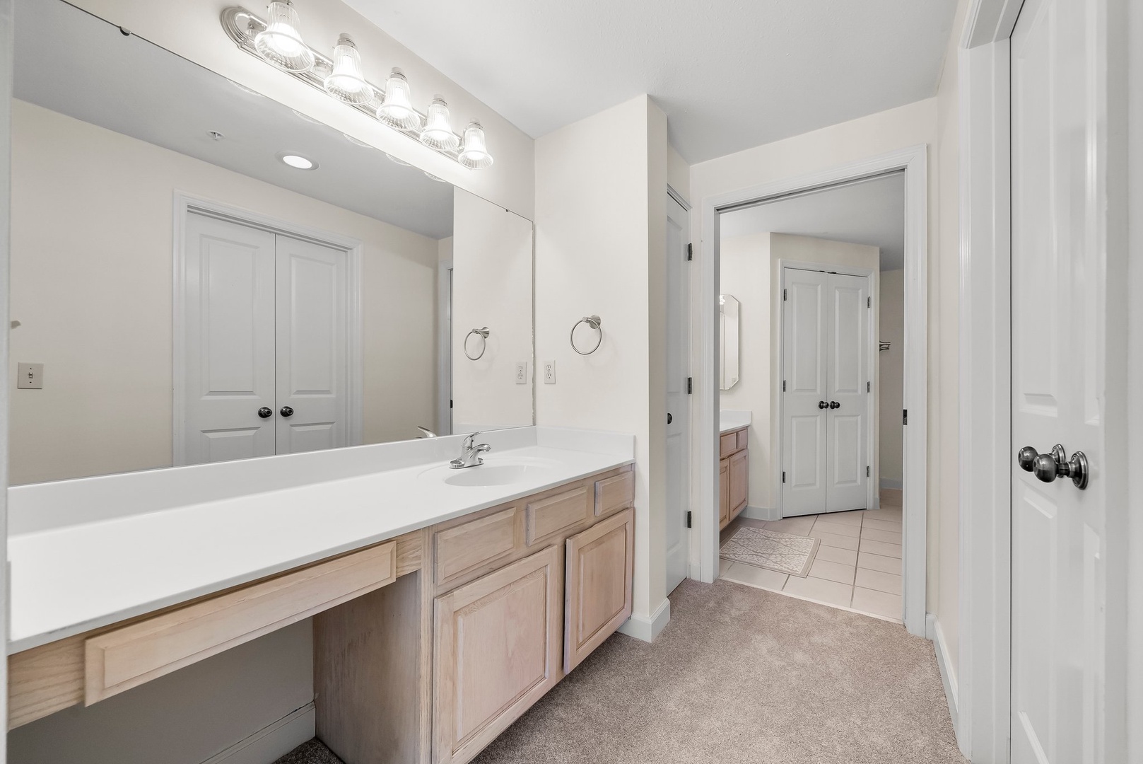 24-web-or-mls-8601 Surf Dr 1E-23