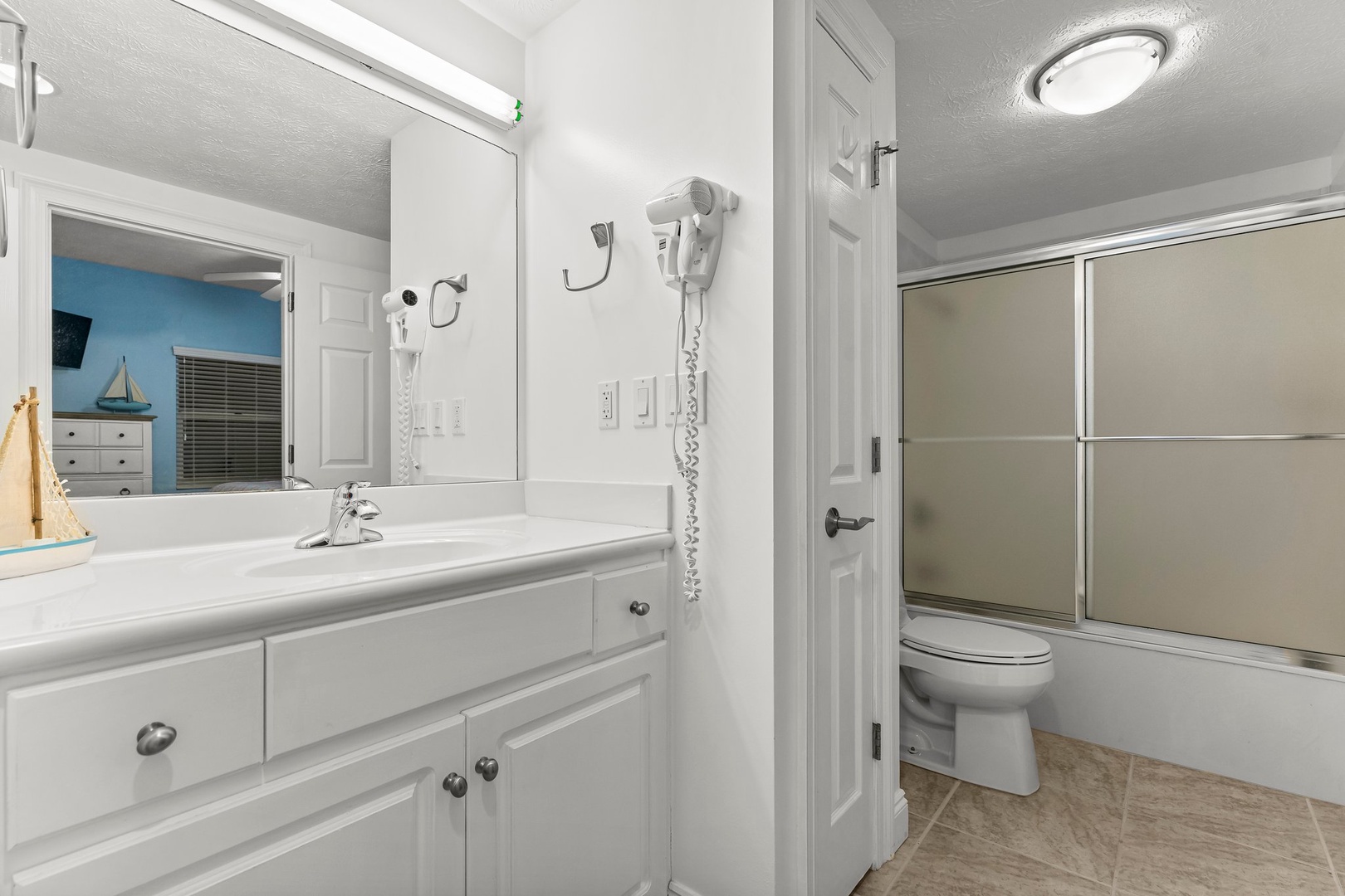 15-web-or-mls-5004 Thomas Dr 107-6