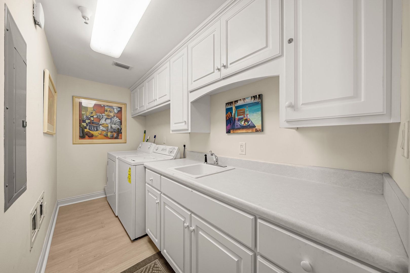 14-web-or-mls-7115 Thomas Dr 201-10