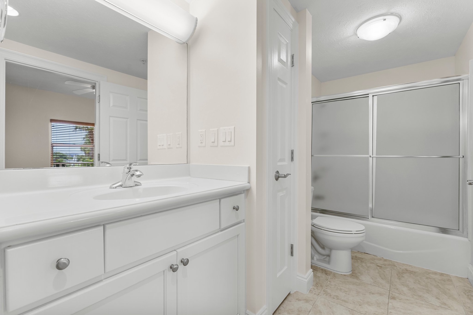 25-web-or-mls-5004 Thomas Dr 103-6