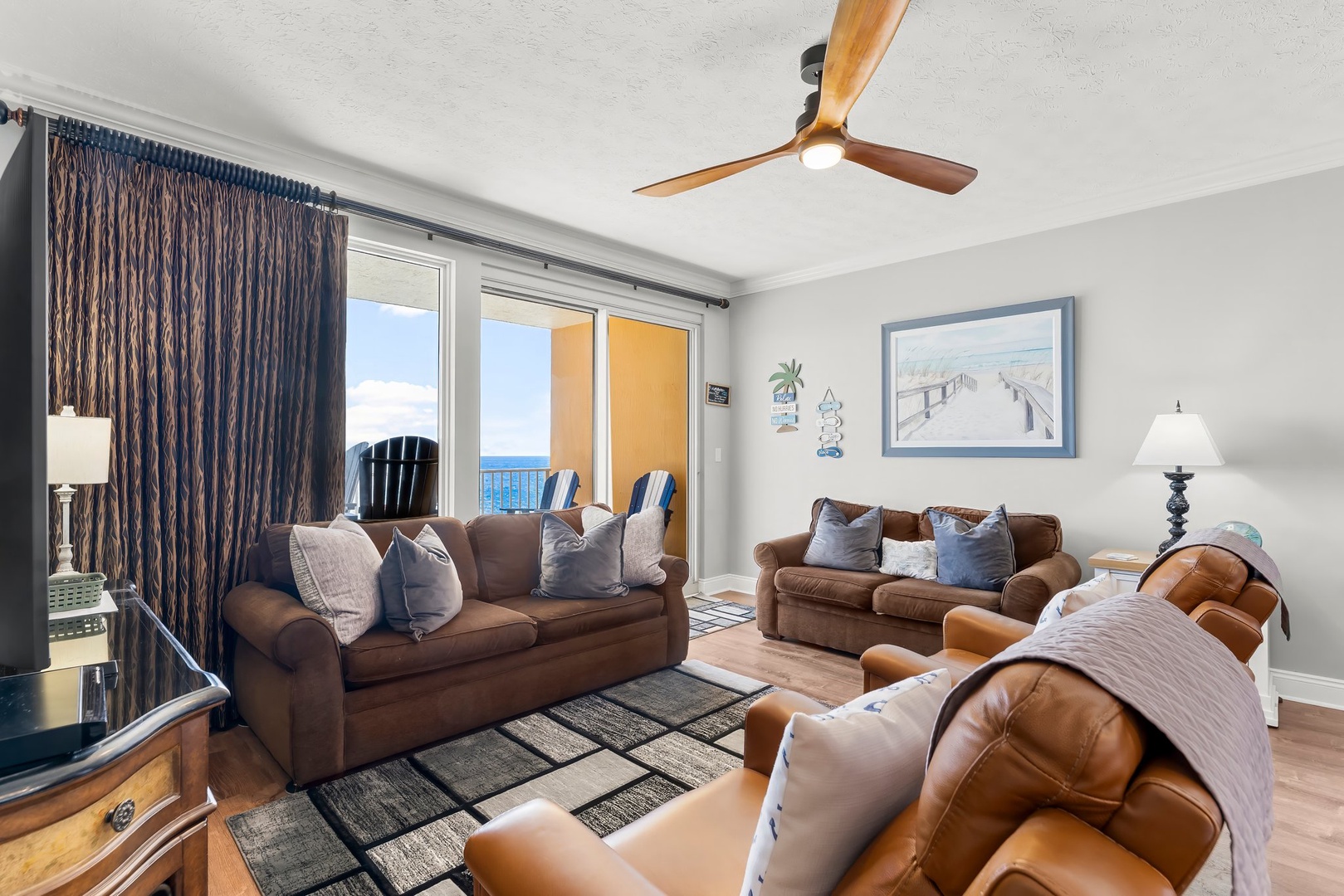 6-web-or-mls-5004 Thomas Dr 1110-23