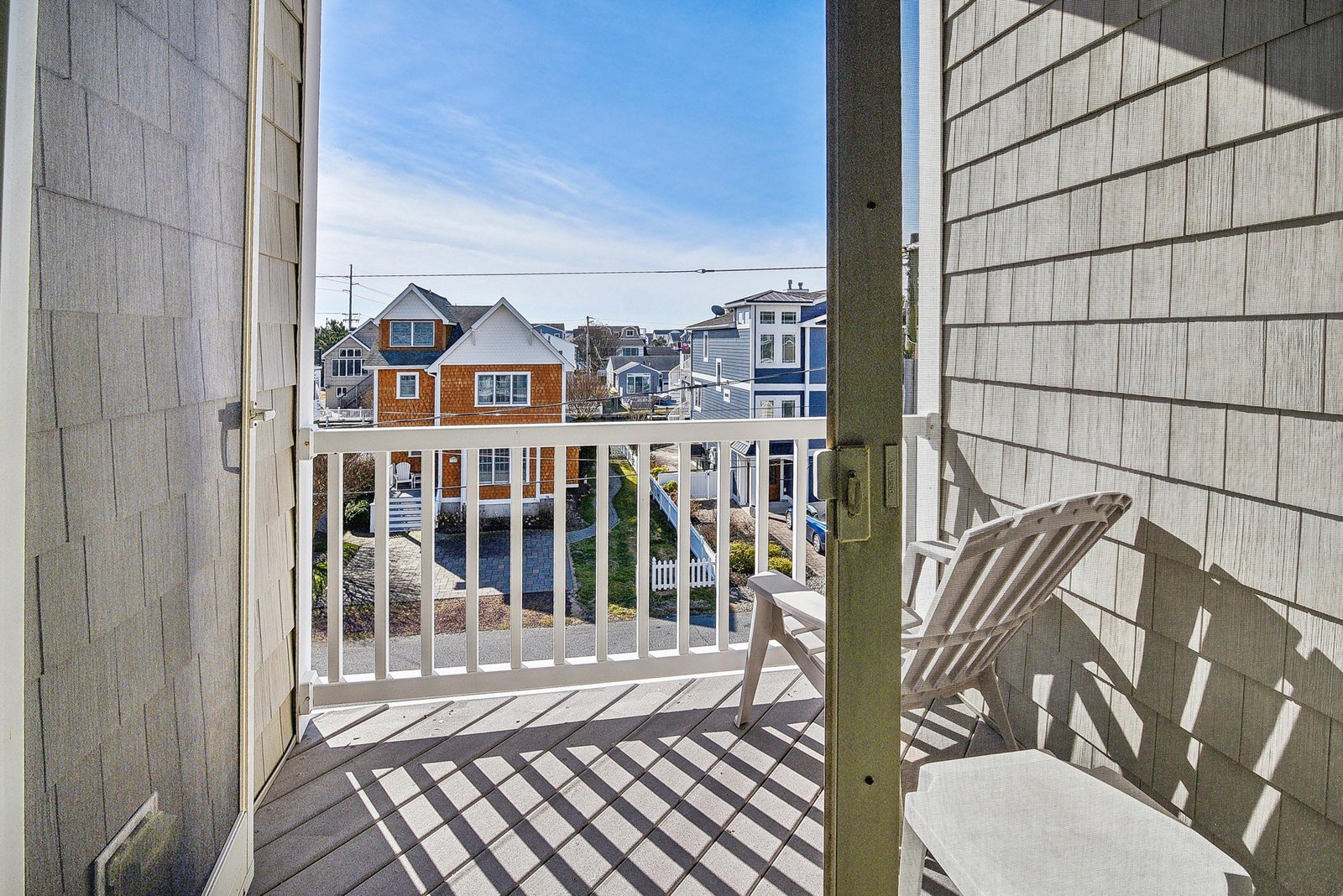 Step out onto this sunny balcony and settle into the Adirondack chair overlooking the peaceful neighborhood. A perfect spot to enjoy your morning coffee or unwind as the day ends.