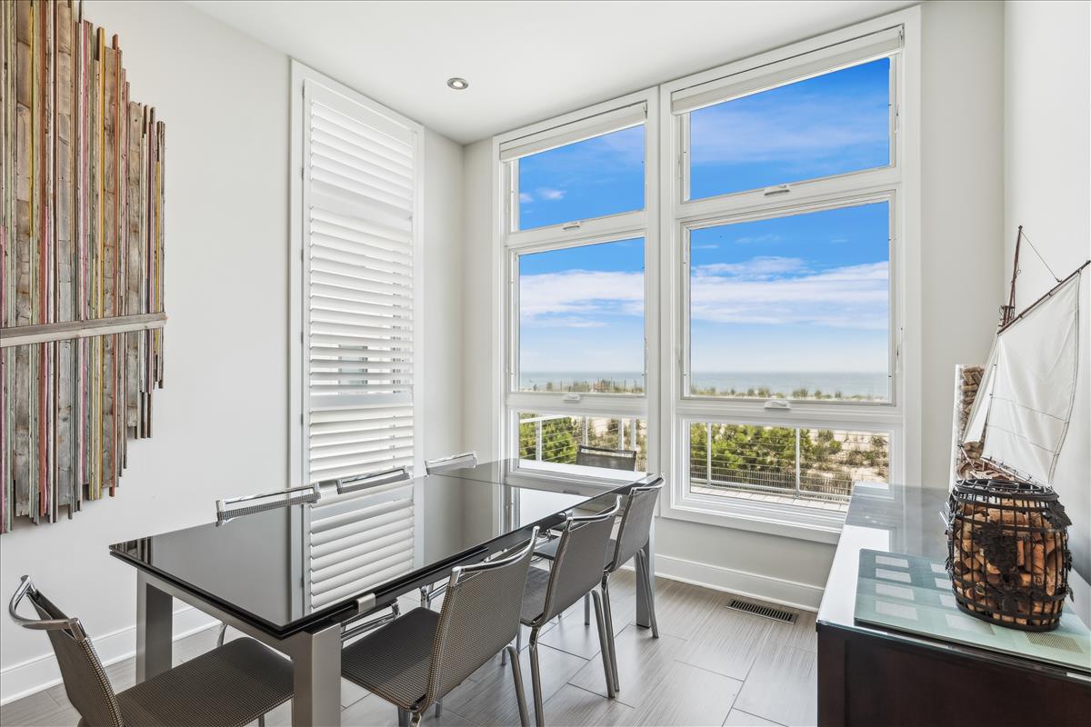 main level-dining area-dl202922