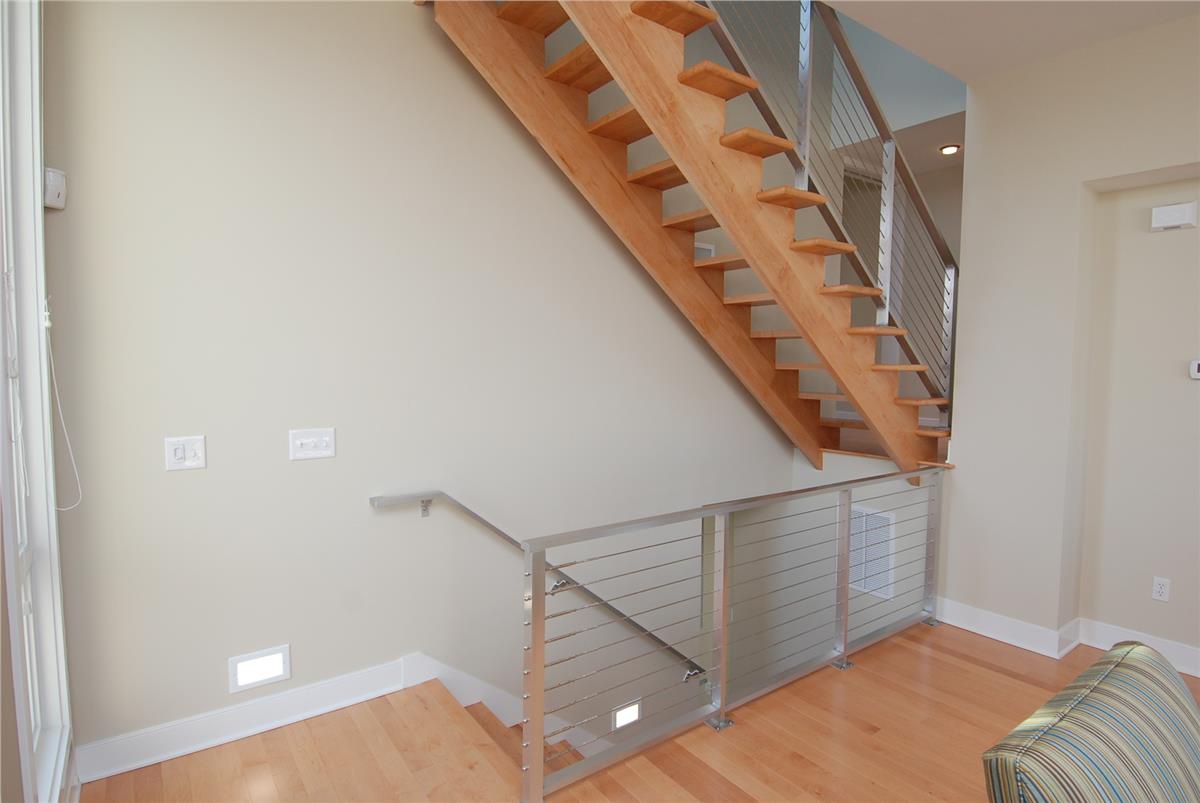 main level-stairs-dsc_3834