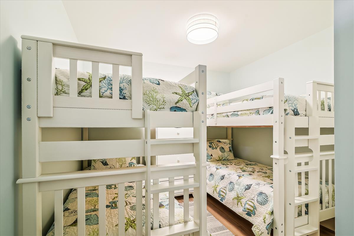 groundentry level-bedroom-_pic6723