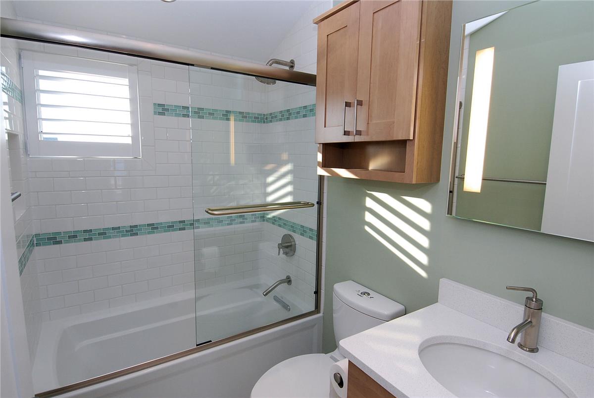 upper level-bath-dsc_3881