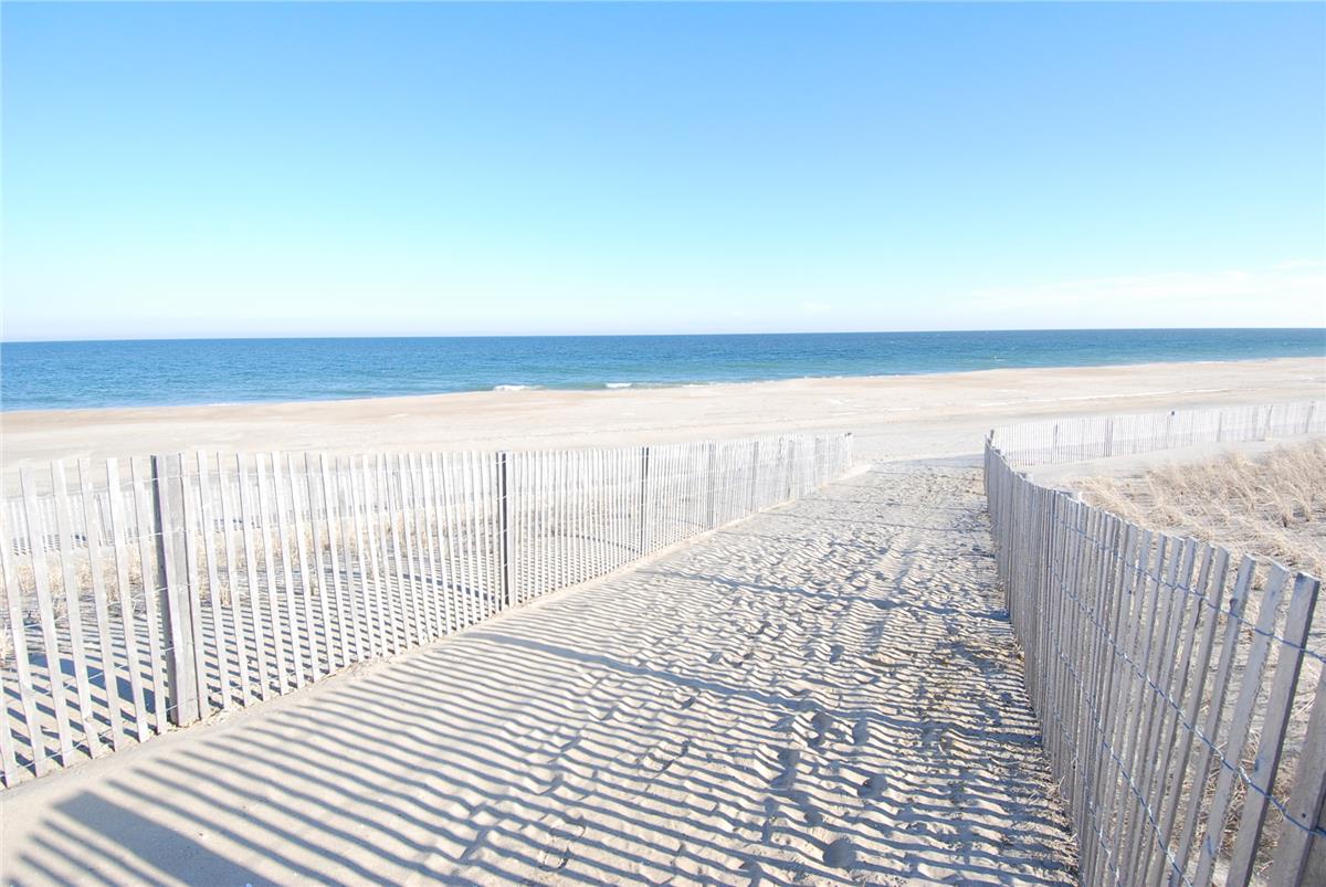 exterior-walk to beach-dsc_3826