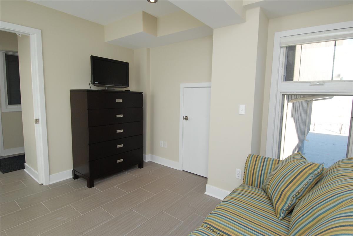 entry level-sitting room-dsc_3833