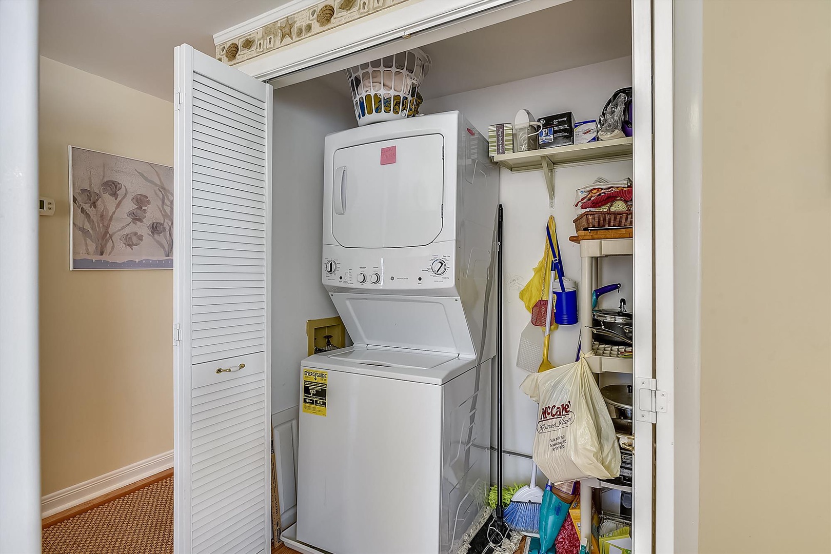 Your own in-unit washer and dryer means fresh towels and linens whenever you need them—ultimate convenience for longer stays.