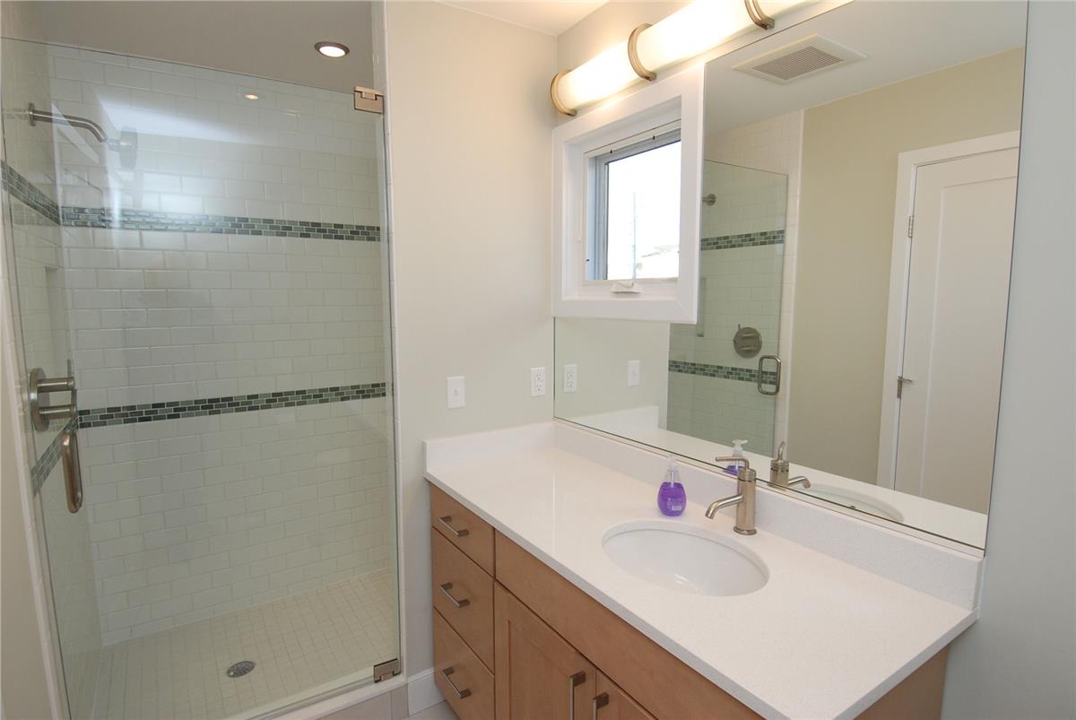 main level-bath-dsc_3853