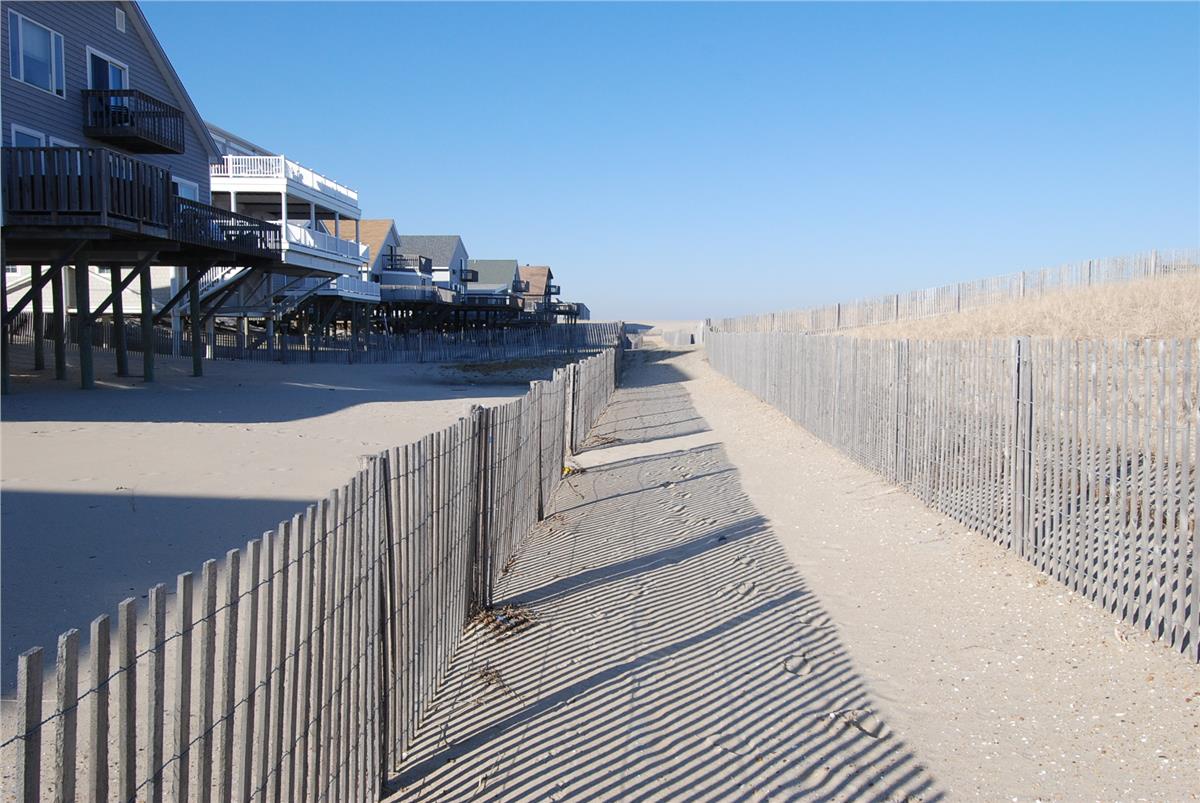 exterior-walk to beach-dsc_3821