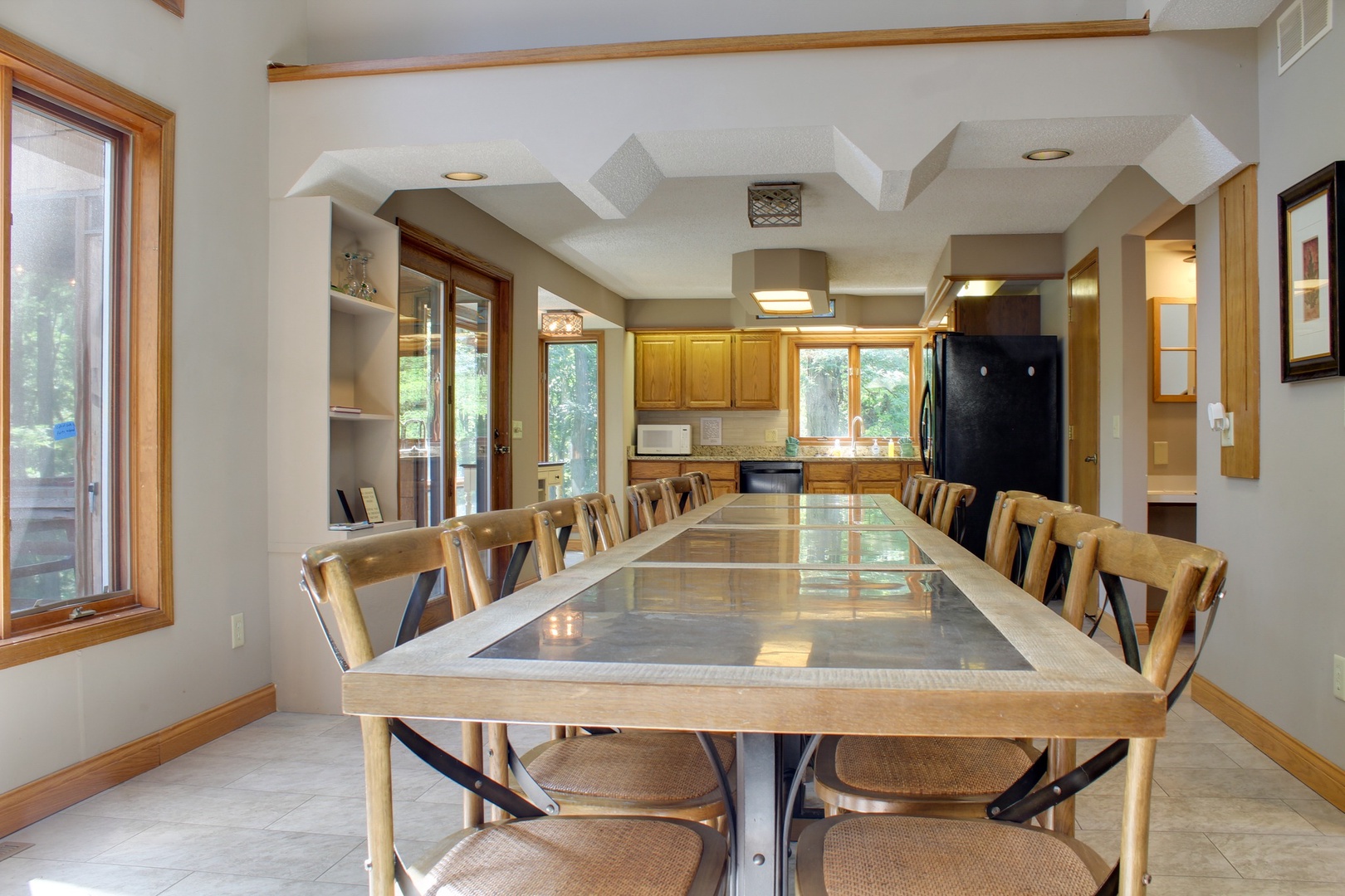 Dining Area W/Plenty of Seating