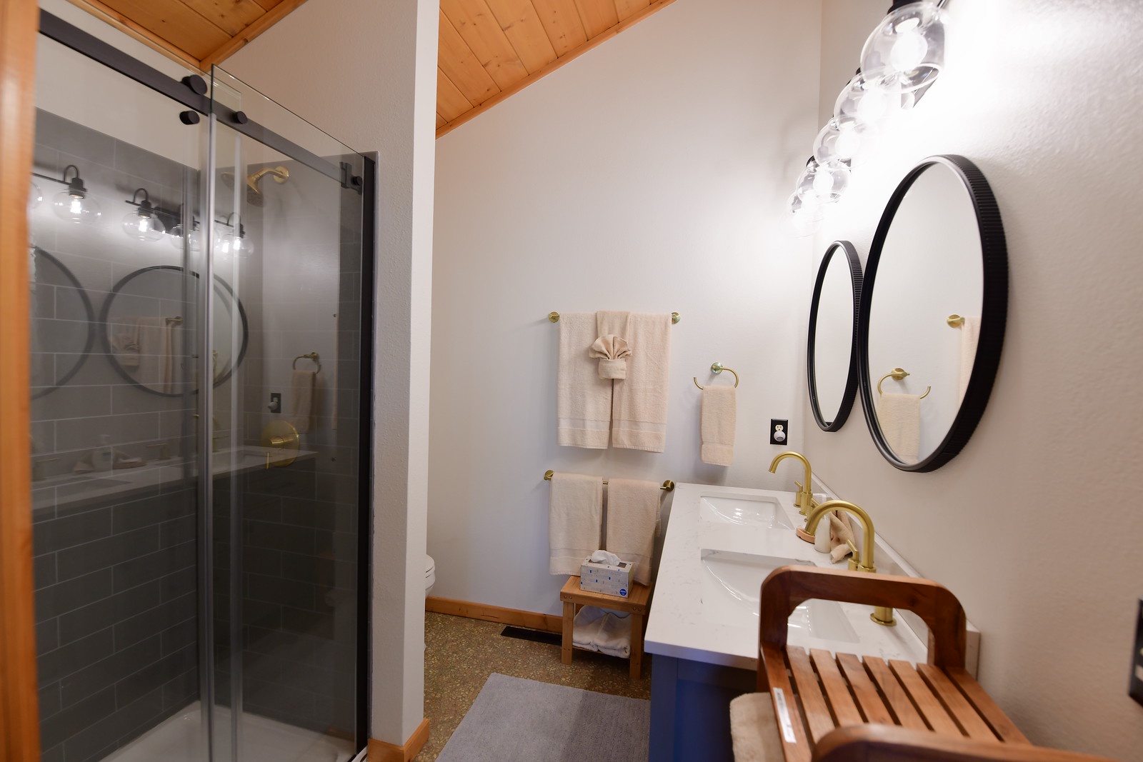 Upper Bathroom