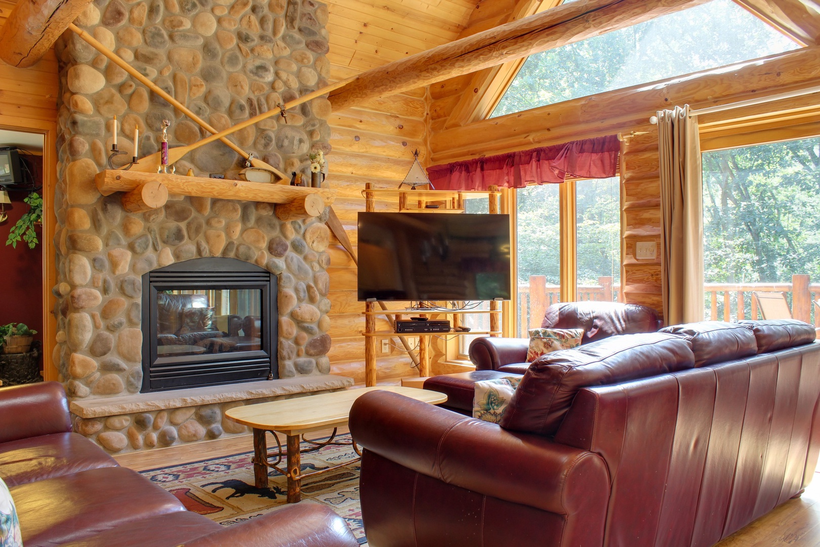 Living Room W/Gas Fireplace