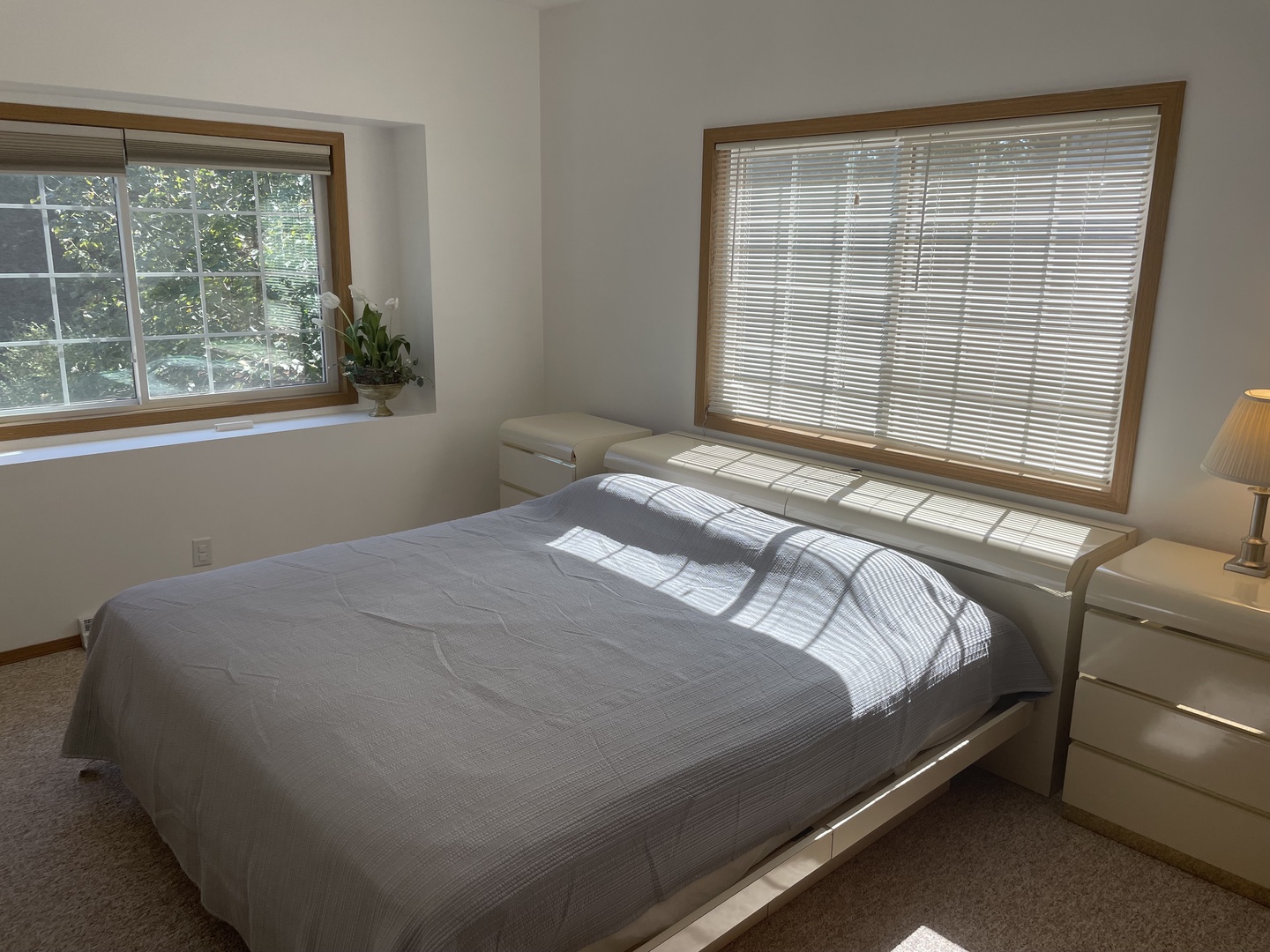 Grand Meadow Main level King Room 2