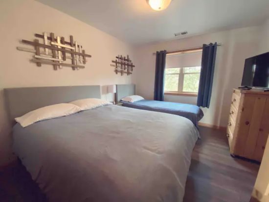 Queen and Twin Bedroom