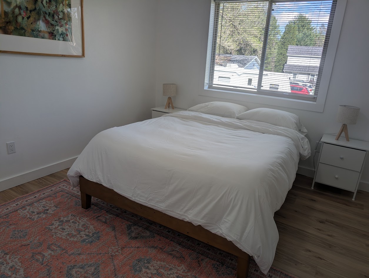 Upper level Bedroom Queen