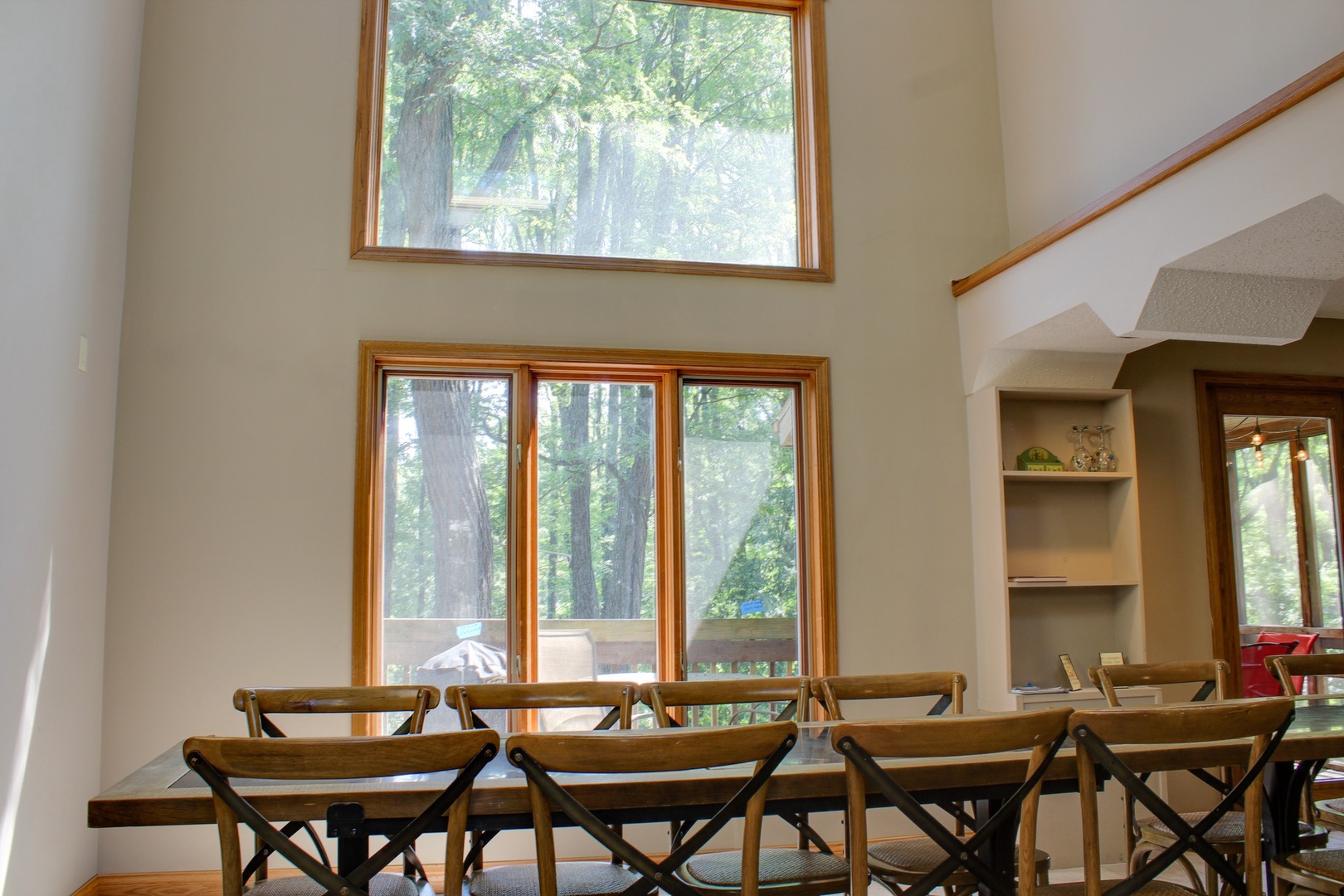 Dining Area W/Plenty of Seating