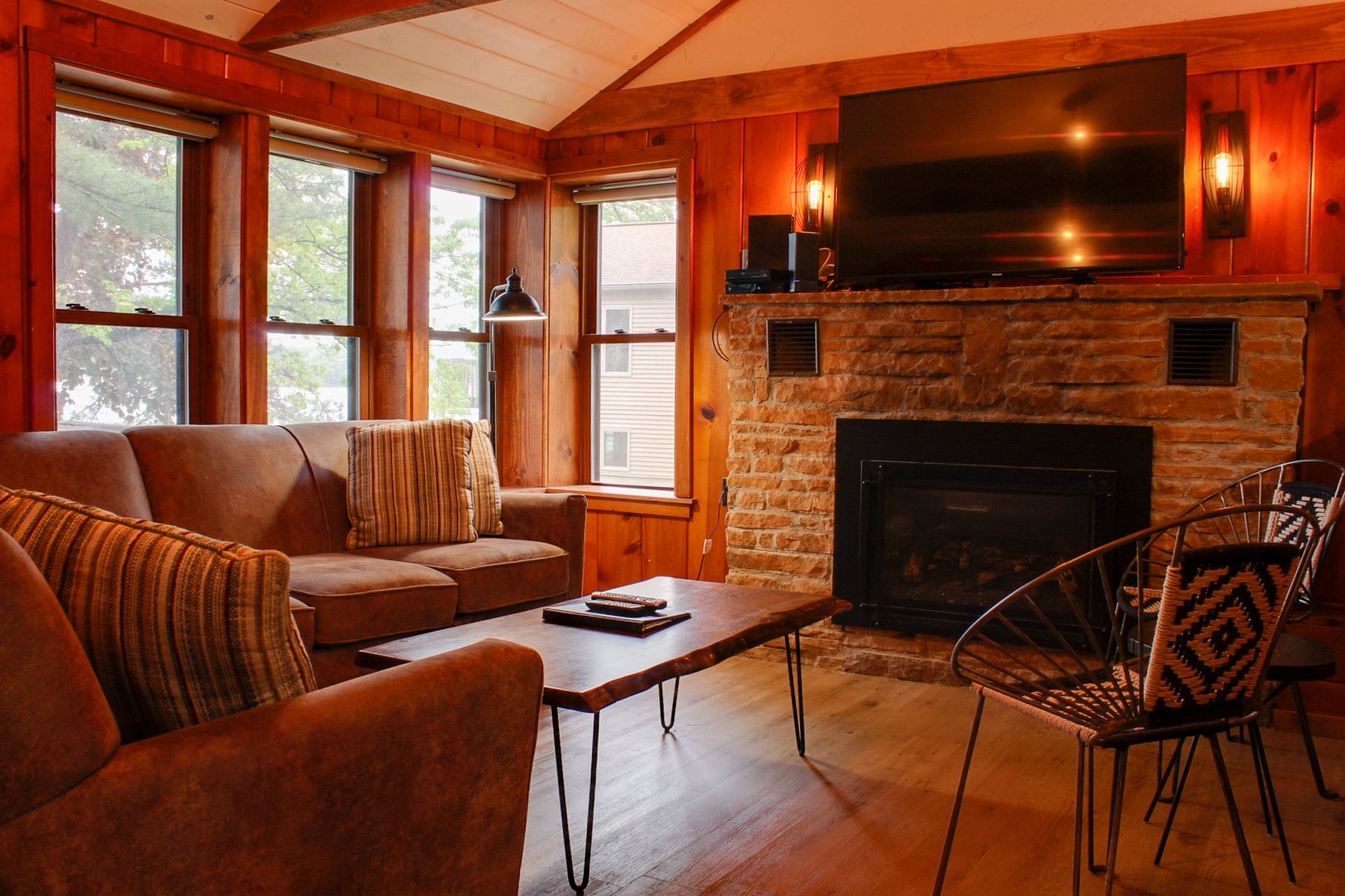 Living Room W/Gas Fireplace