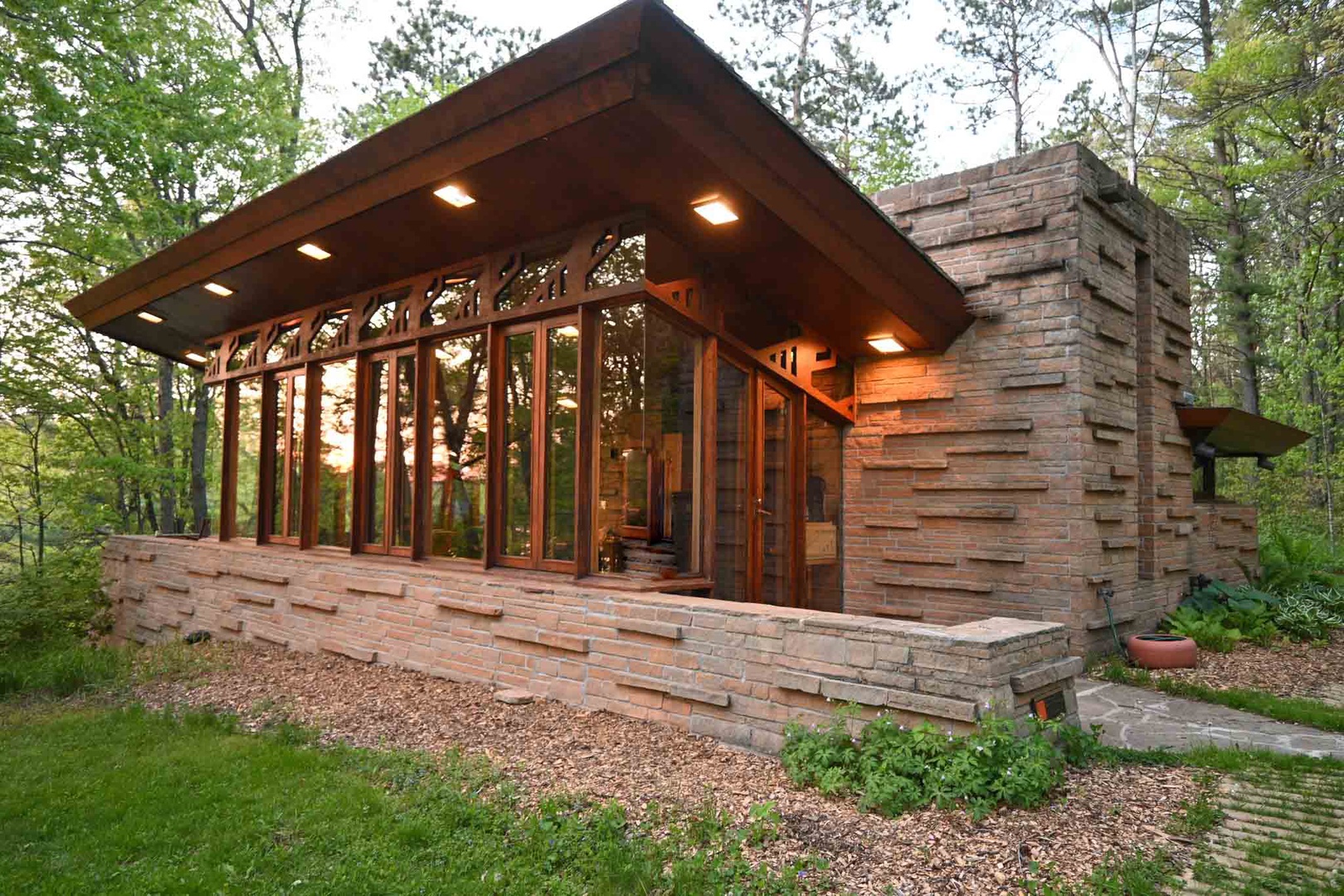 Frank Lloyd Wright Seth Peterson Cottage