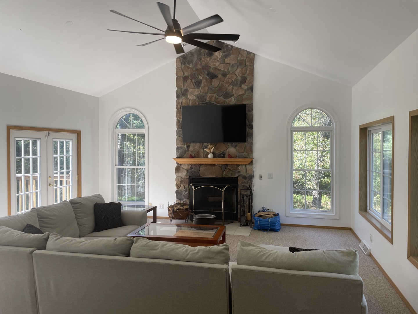 Grand Meadow Livingroom 1
