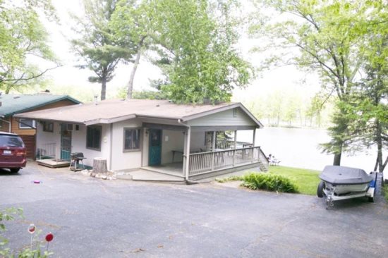 Eischen Cottage 2 on Lake Delton