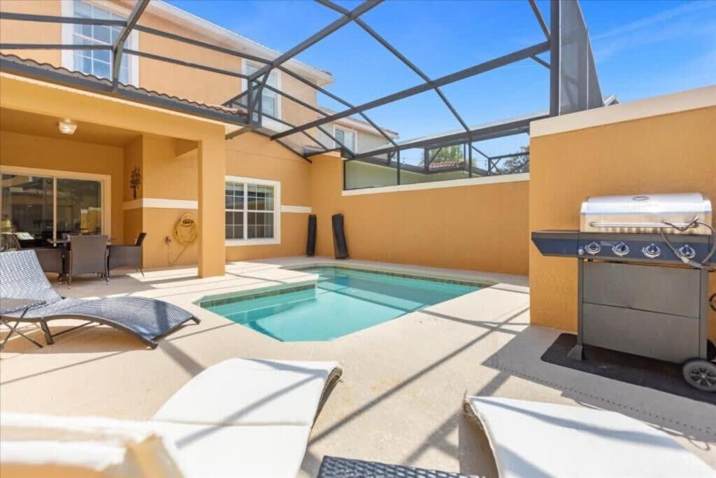 Sunny Paradise Retreat at Paradise Palms by Shine Villas