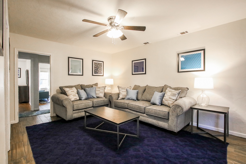 Blue-Office *Pets* Fenced Yard-Long Stays!