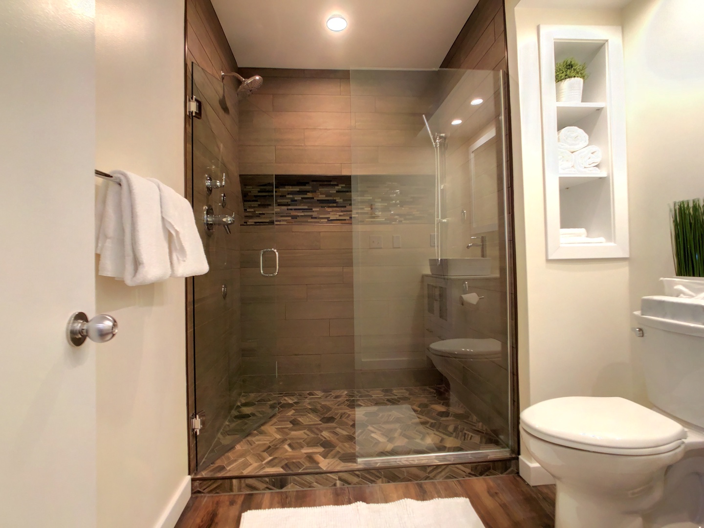 Main suite shower