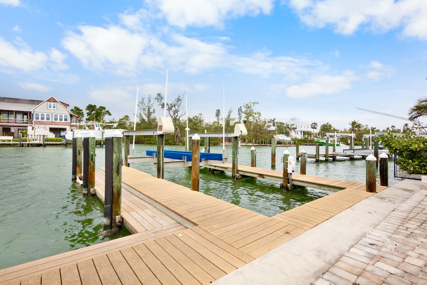 Private Fishing Dock (no boats allowed)