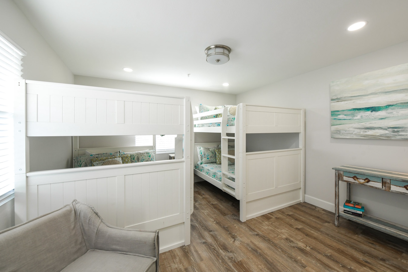 West Unit - Third Bedroom - Two Full Bunks