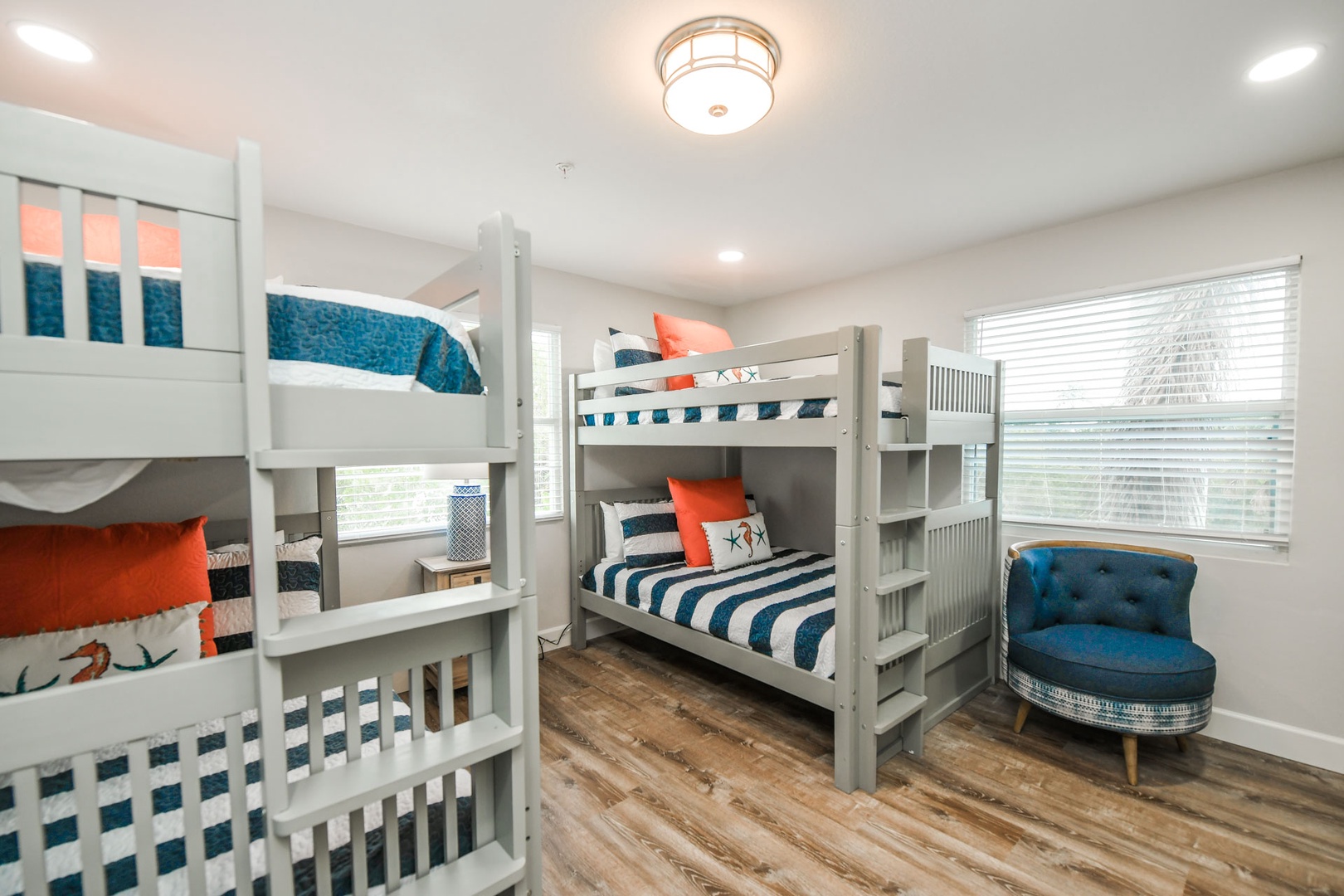 Bunk Bedroom with 2 sets of Full/Full Bunks