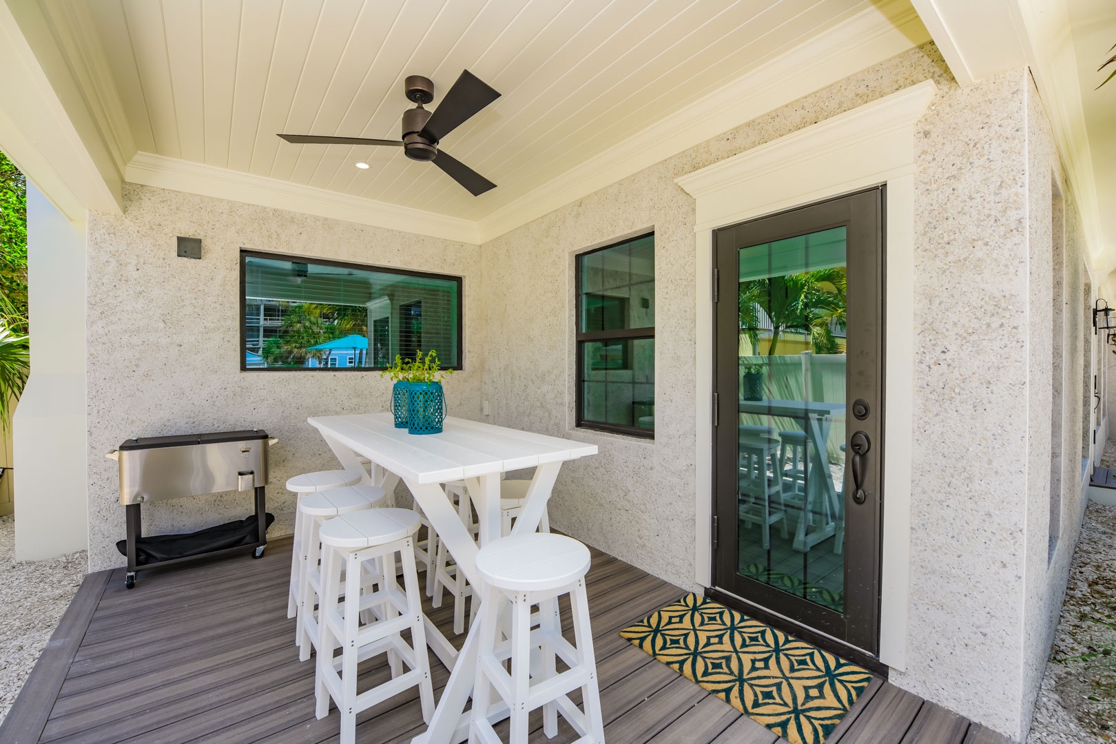 Covered Patio - Outdoor Dining