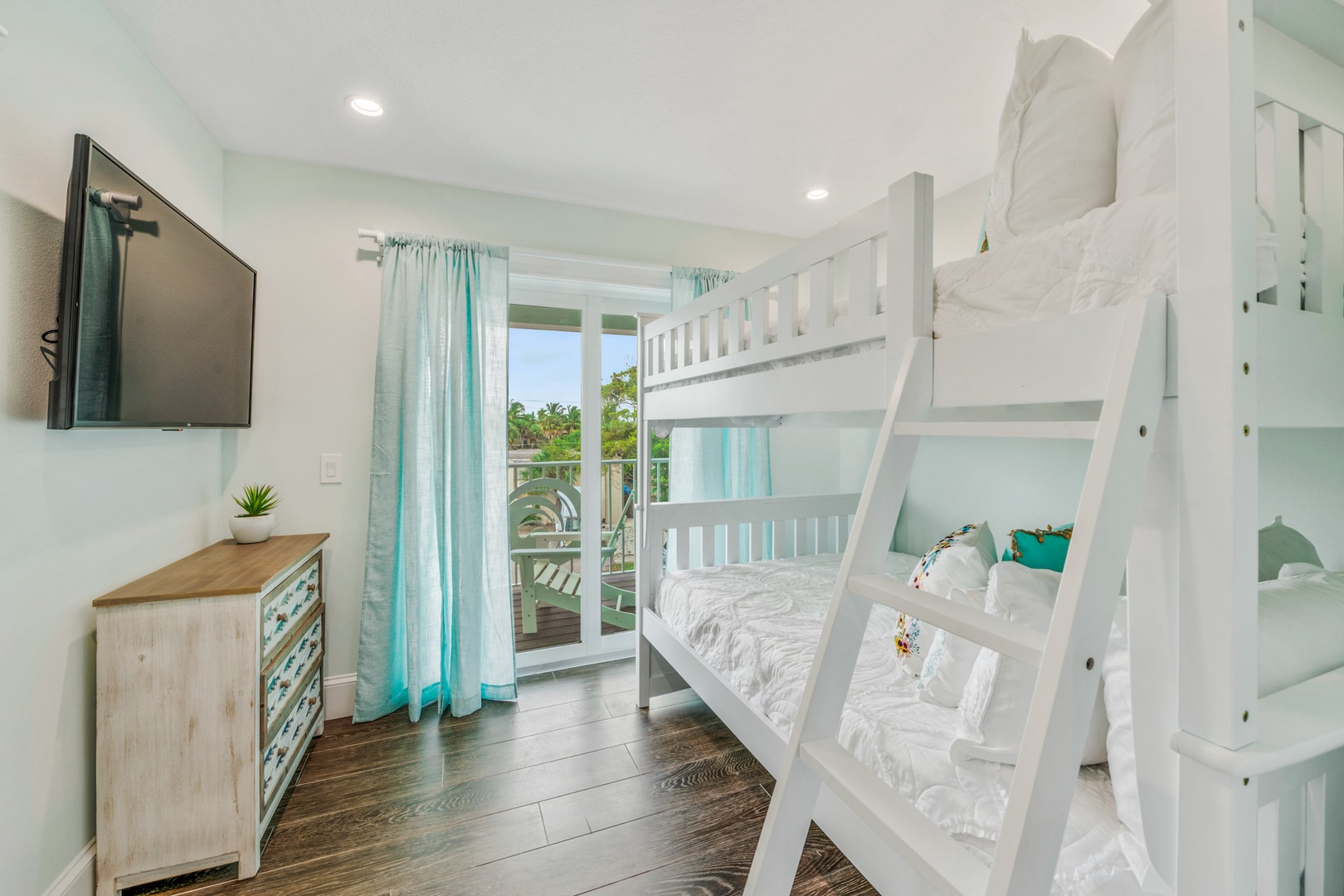 Bunk Beds with Private Balcony and Jack N' Jill Bath