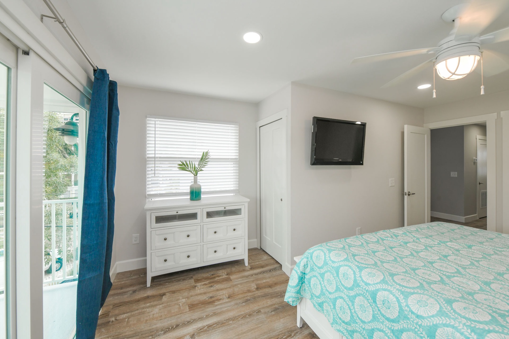 West Unit - Primary Bedroom - King