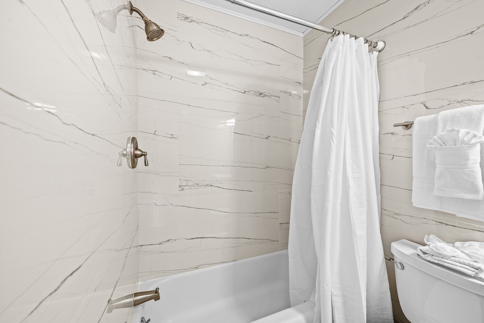 Bathroom with Shower/Tub Combination