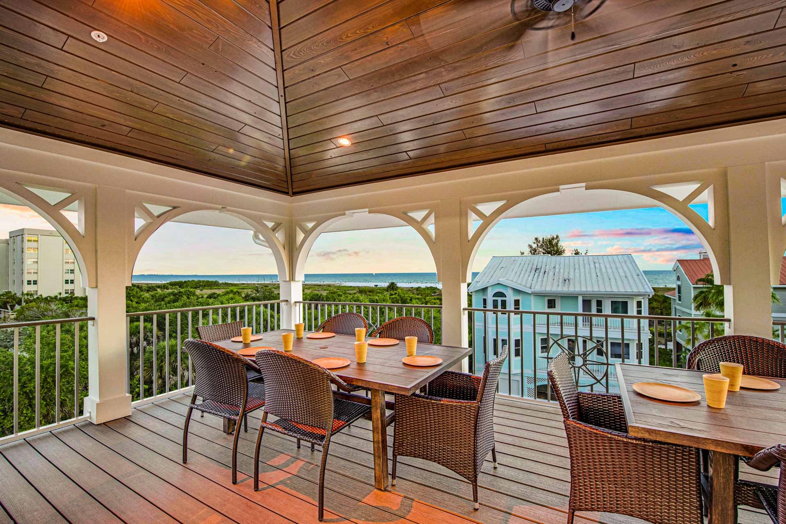 Enjoy dinner on the Balcony with Gulf and Sunset Views