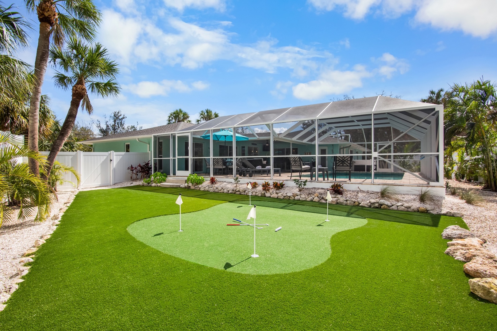 Putting Green, Mermaid Cove by Tropical Sands Accommodations