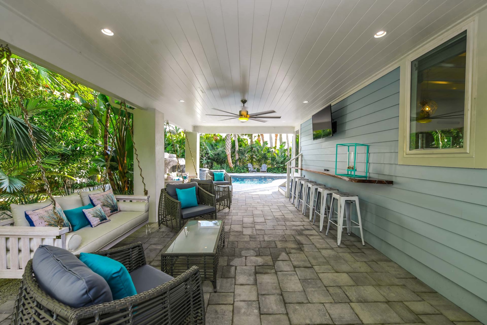 Huge Covered Outdoor Patio Space with HDTV