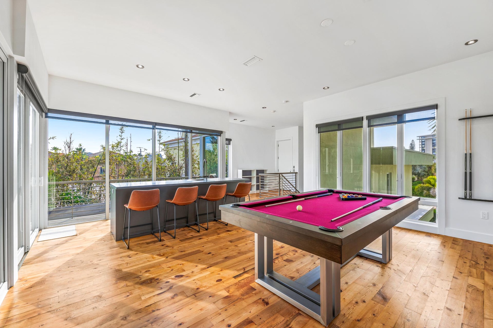 Game Room - Pool table, Wet Bar, Balcony with Seating