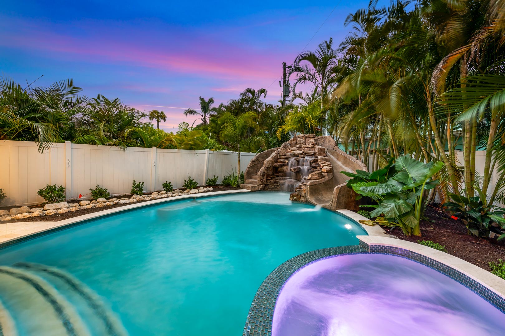 Gorgeous pool and sunset