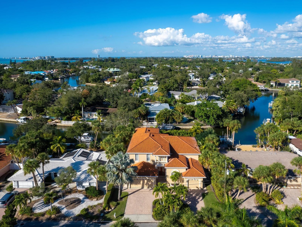 Treasure on the Canal by Siesta Luxury Rental Properties