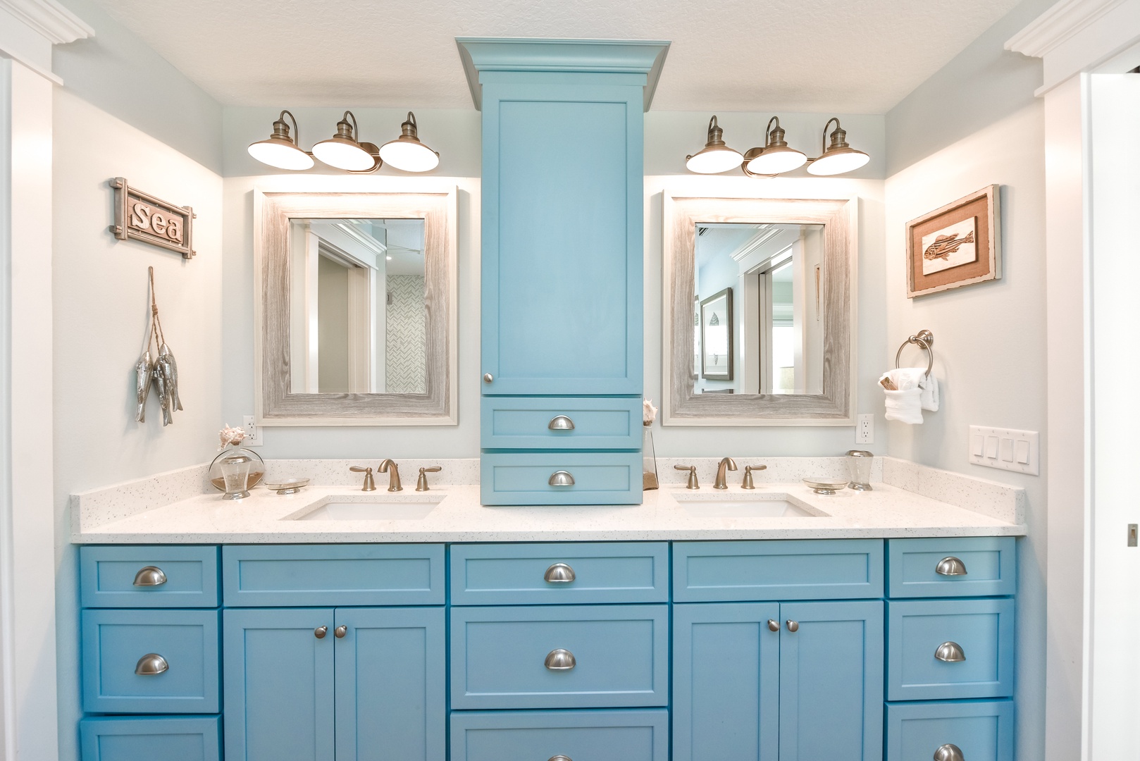 Master Bathroom - Dual Vanities